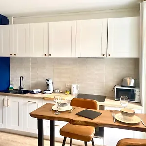  Appartement T2 Lumineux - Renove- - Centre Historique Dinan- Parking - Terrasse